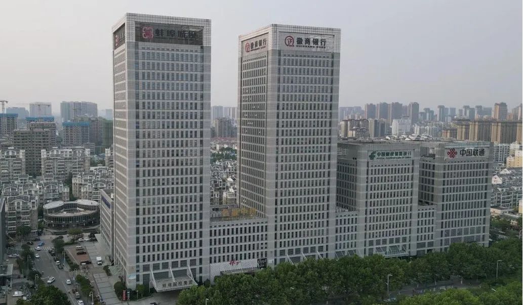 勇毅擔當、鏗鏘奮進 | 市政府工作報告中的10個“城投元素”